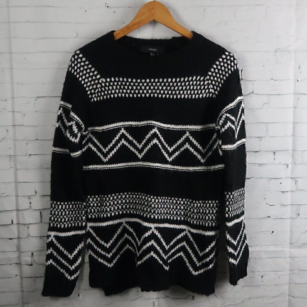 FOREVER 21 BLACK & WHITE CREW NECK LONG SLEEVE SWEATER SIZE SMALL